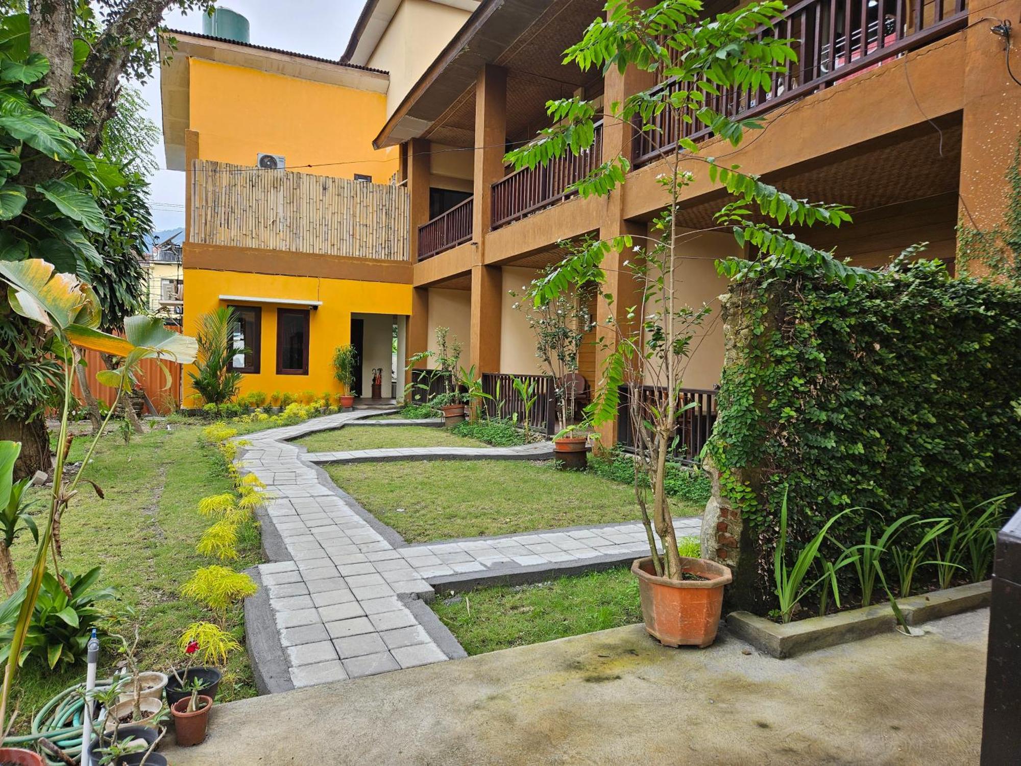 Hotel Sunsethouse Lombok 3*