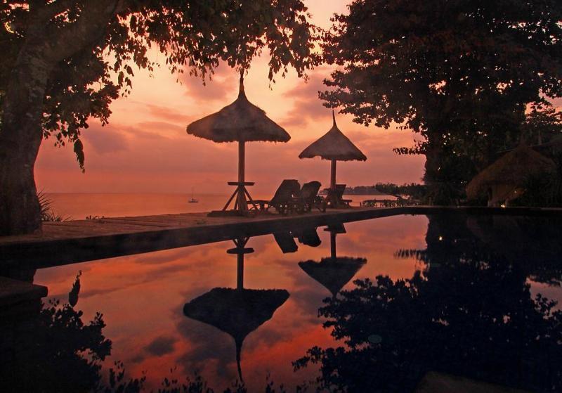 Hotel Sunsethouse Lombok 3*