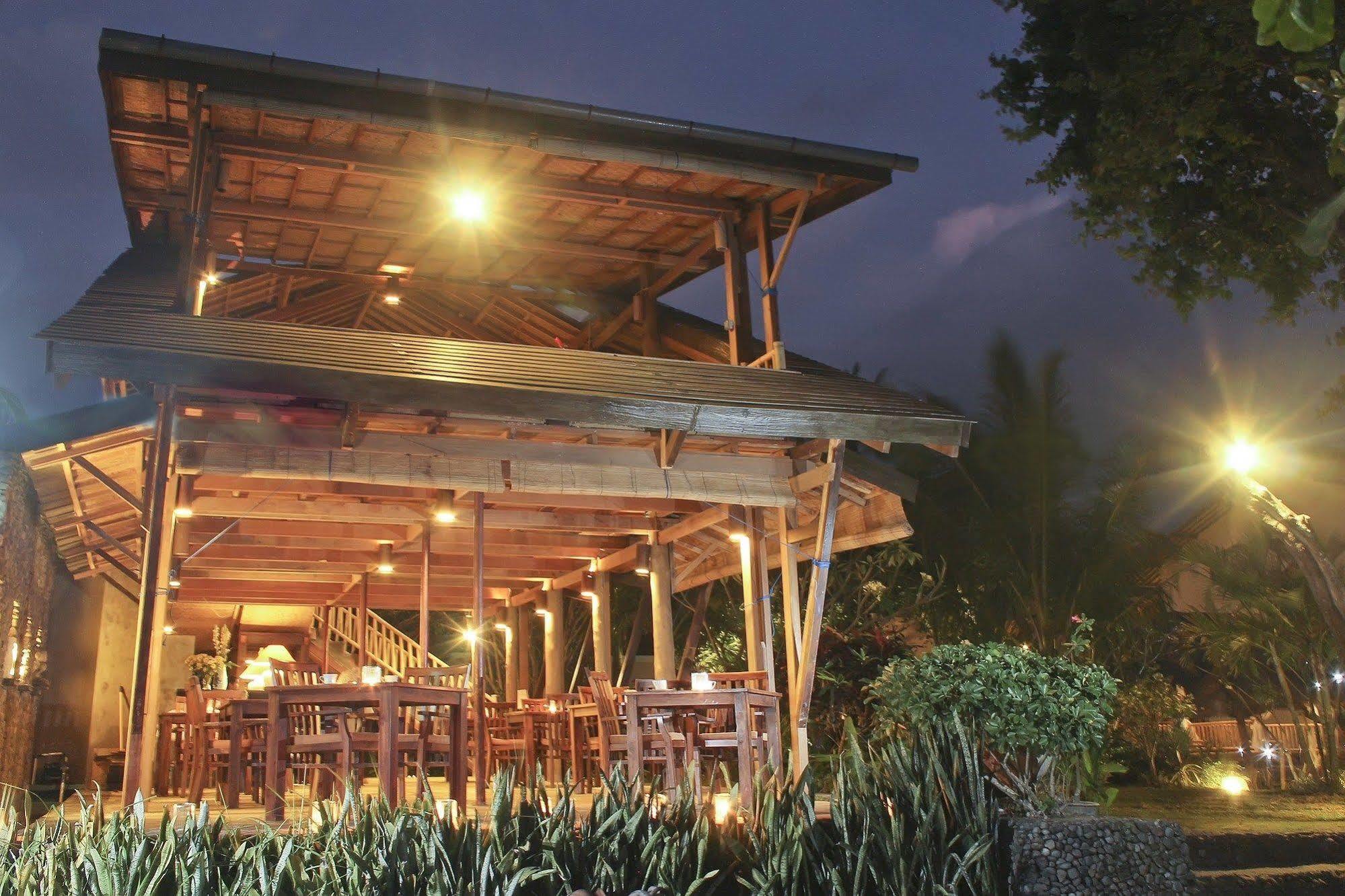 Hotel Sunsethouse Lombok Mangsit