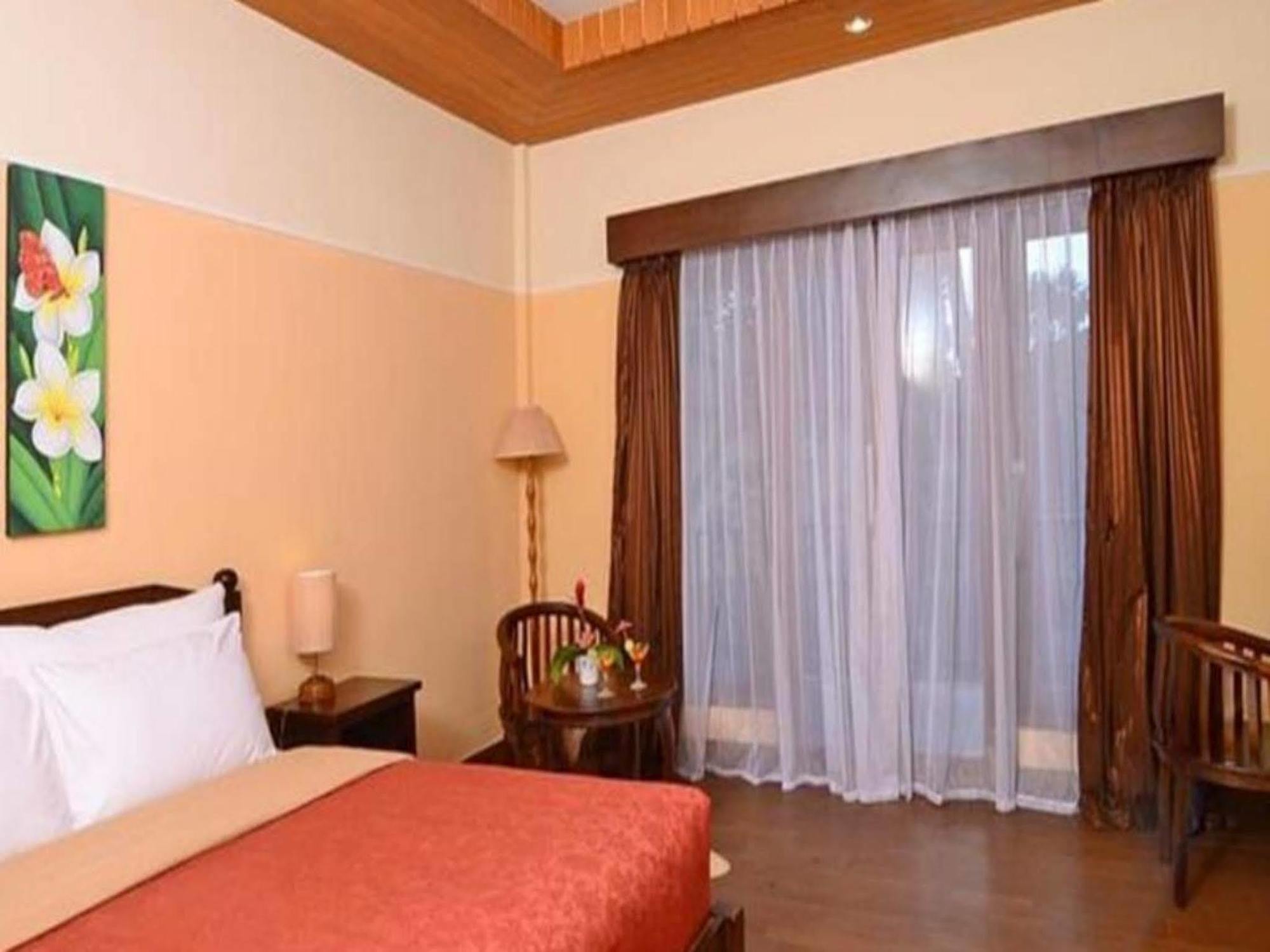 Sunsethouse Lombok Hotel 3*