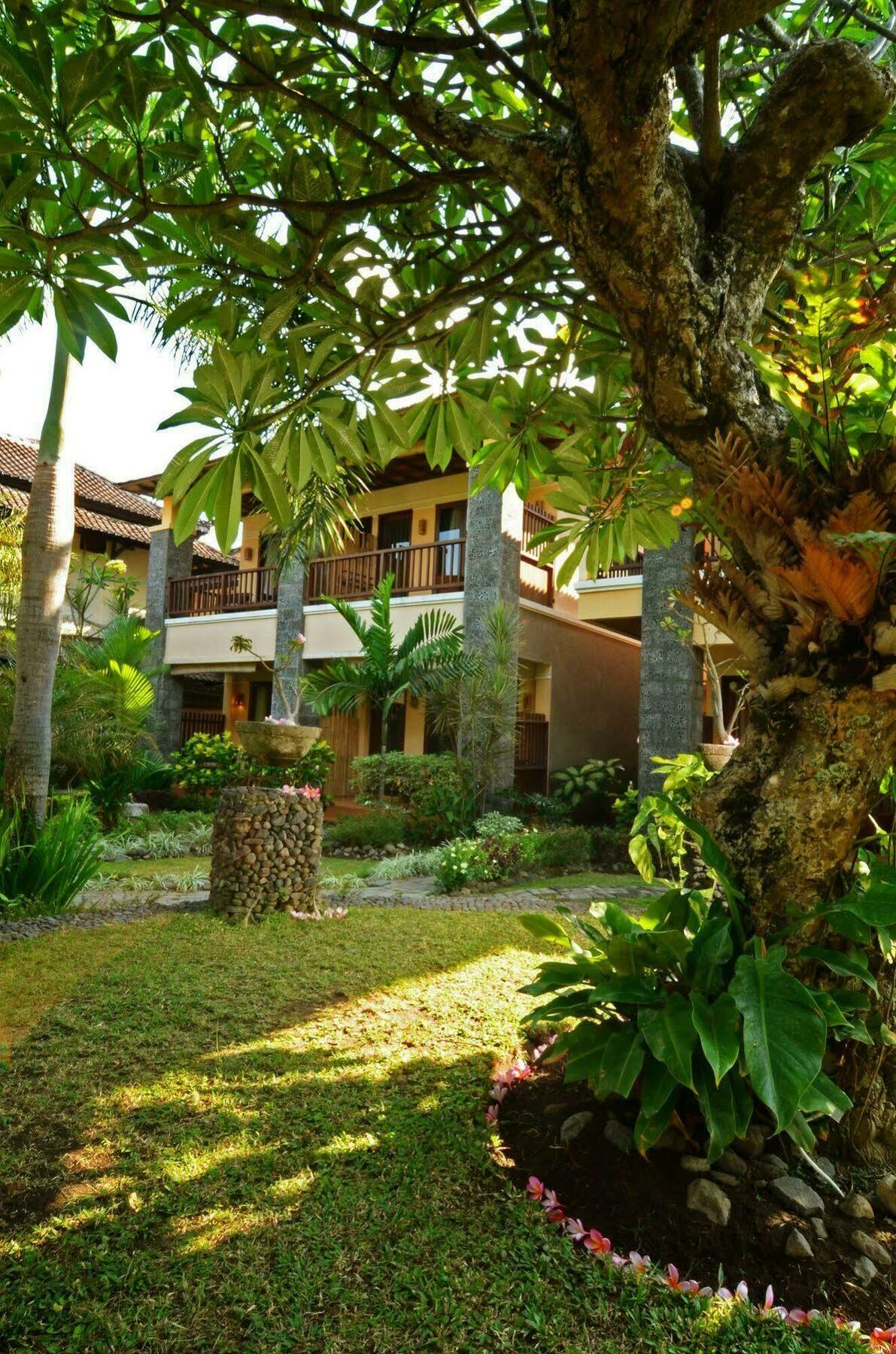 Hotel Sunsethouse Lombok Mangsit